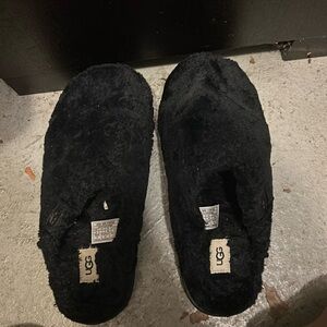 Women’s Ugg slippers